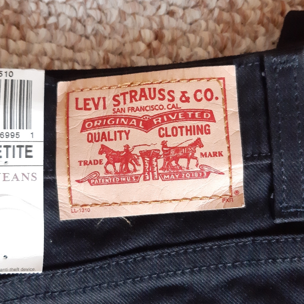 NWT Levi's Relaxed Bootcut 550 Jeans size 10 Short - Picture 6 of 15